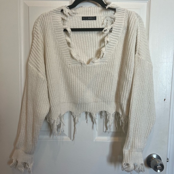 Zaful Loose Ripped Pullover Sweater - Picture 2 of 7